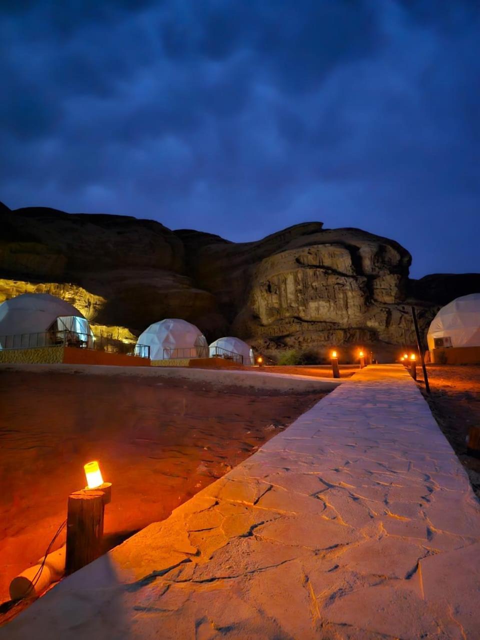 Orbit Camp Hotell Wadi Rum Exteriör bild