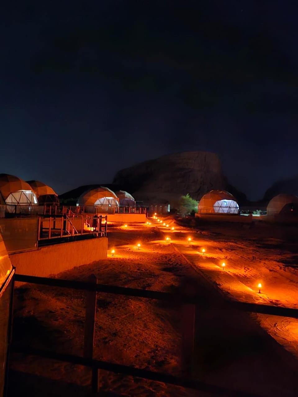 Orbit Camp Hotell Wadi Rum Exteriör bild